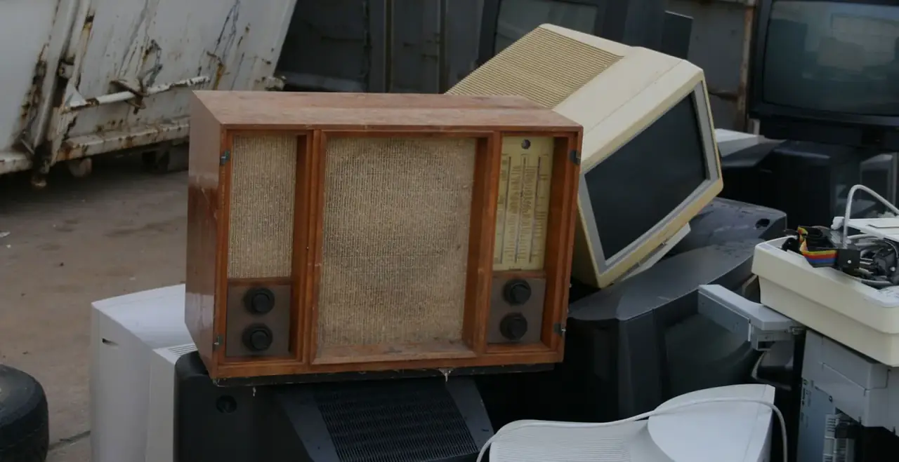 TV Disposal work by City Junk and Gardening
