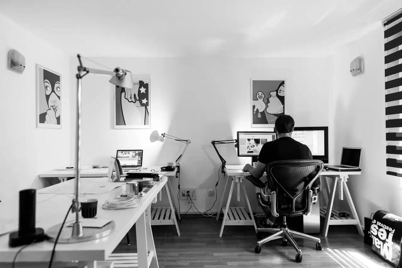 Ways to recycle used office furniture